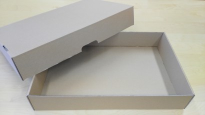 Krabice odnosná s víkem PAP 55,3x35,8/9,5cm hnědá